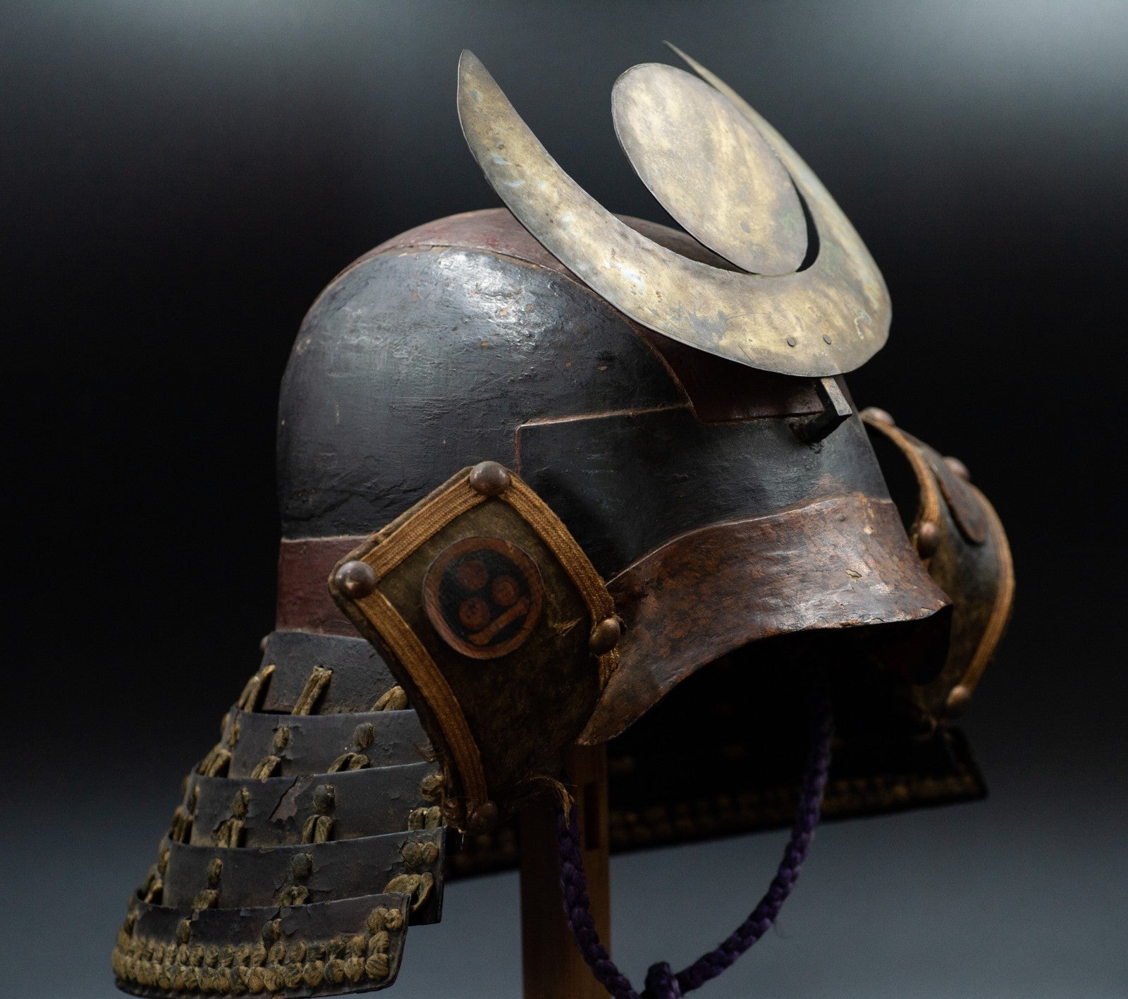 Genuine Antique Samurai Helmet KABUTO Watanabe Family Crest
