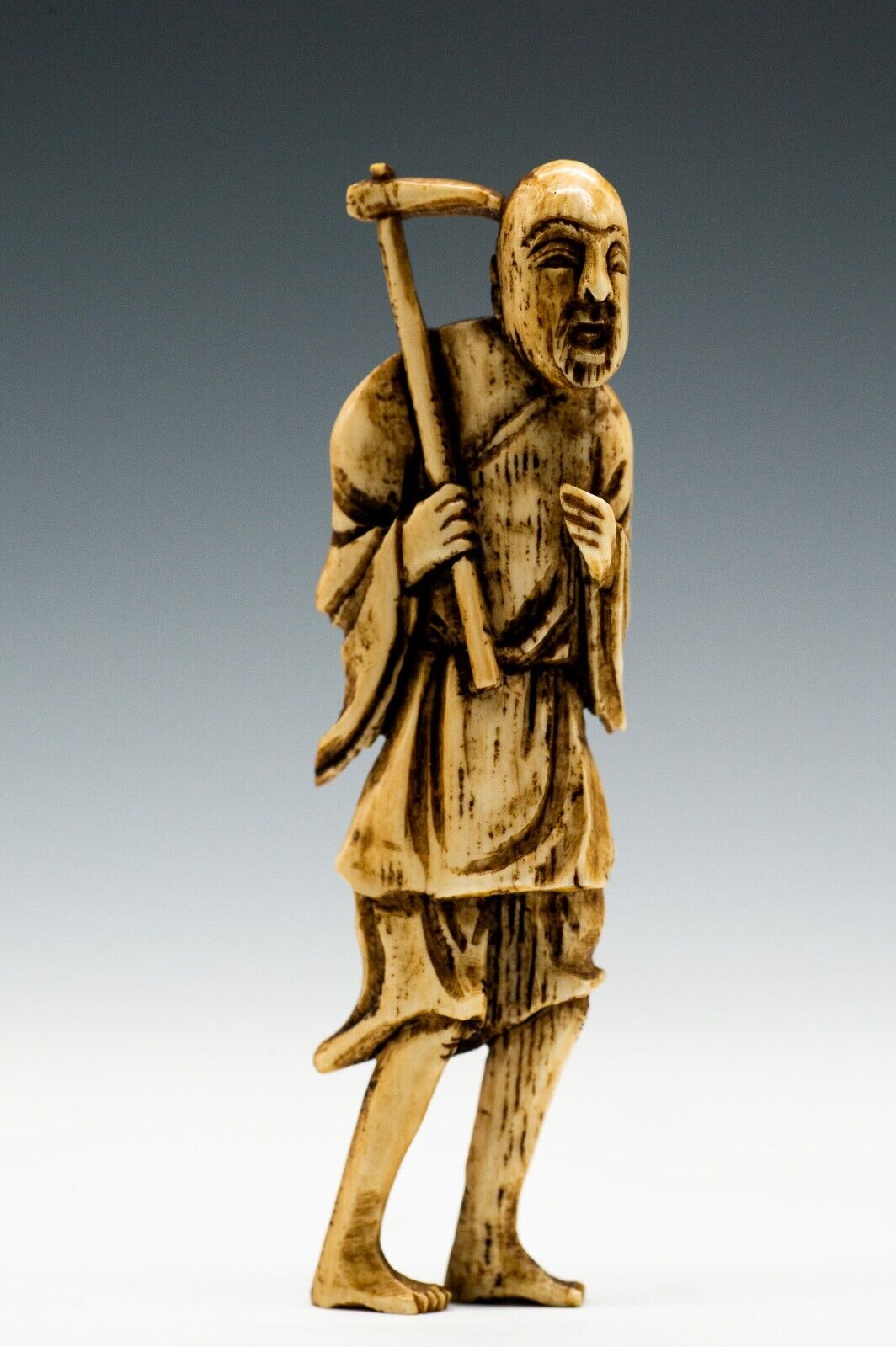 Stag Antler Thin NETSUKE A farmer Japanese Antique Edo - Meiji Period