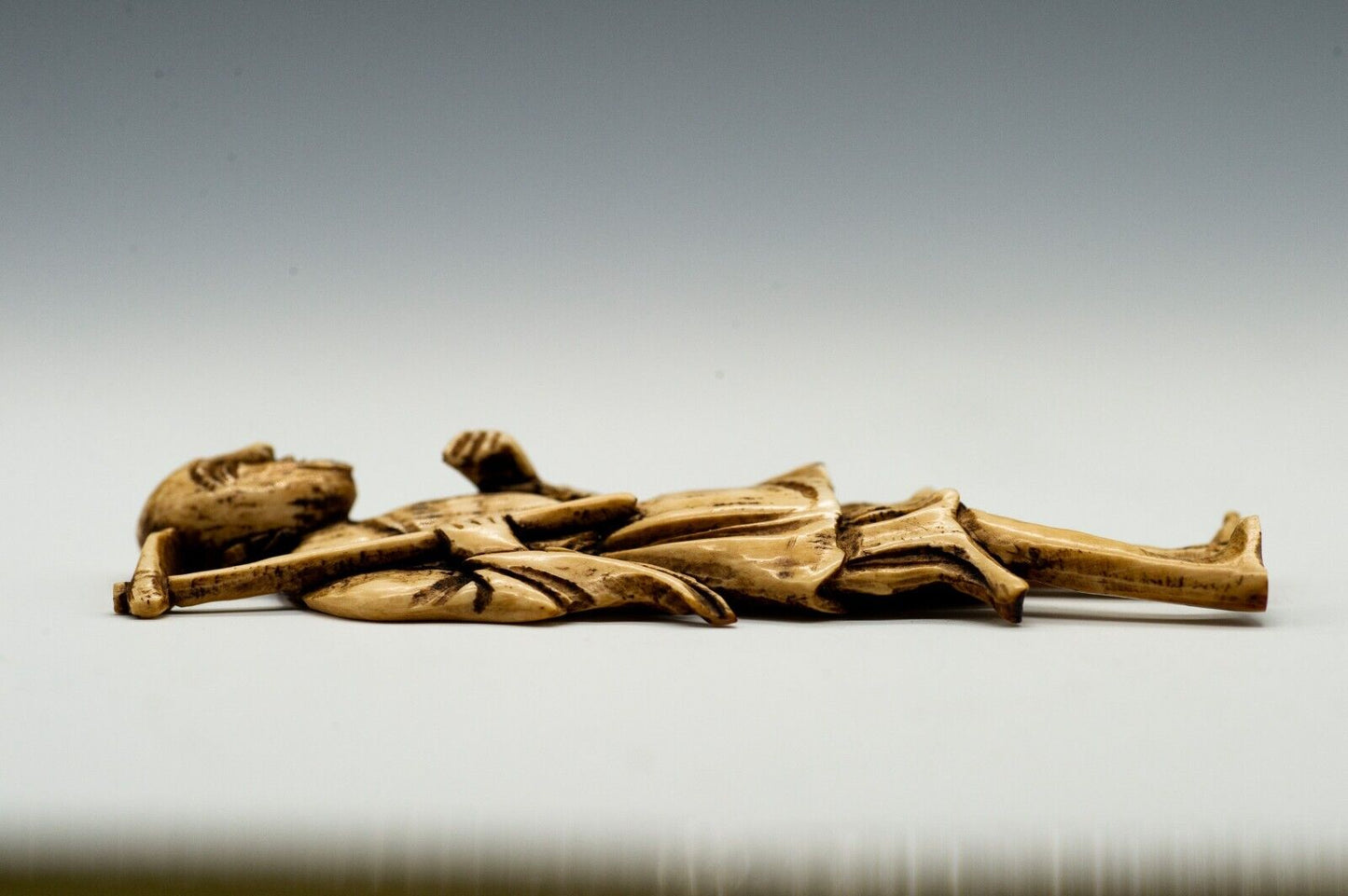 Stag Antler Thin NETSUKE A farmer Japanese Antique Edo - Meiji Period