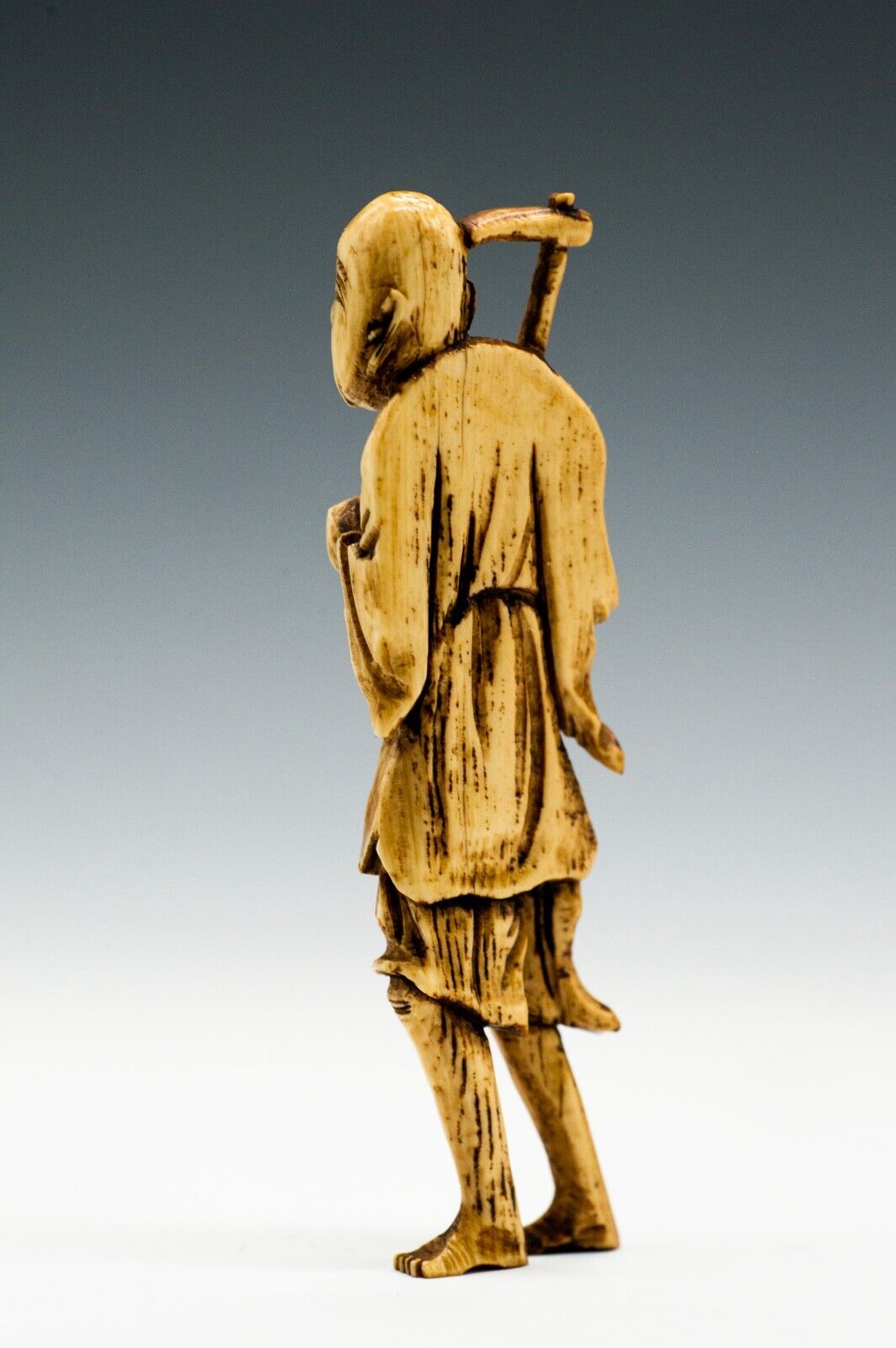 Stag Antler Thin NETSUKE A farmer Japanese Antique Edo - Meiji Period