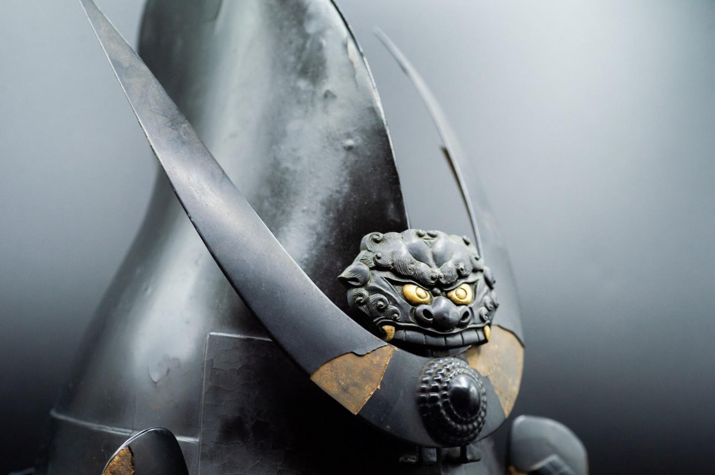 Super Rare Genuine Antique Samurai Helmet with SWORD WOUND KABUTO Edo Period F/S