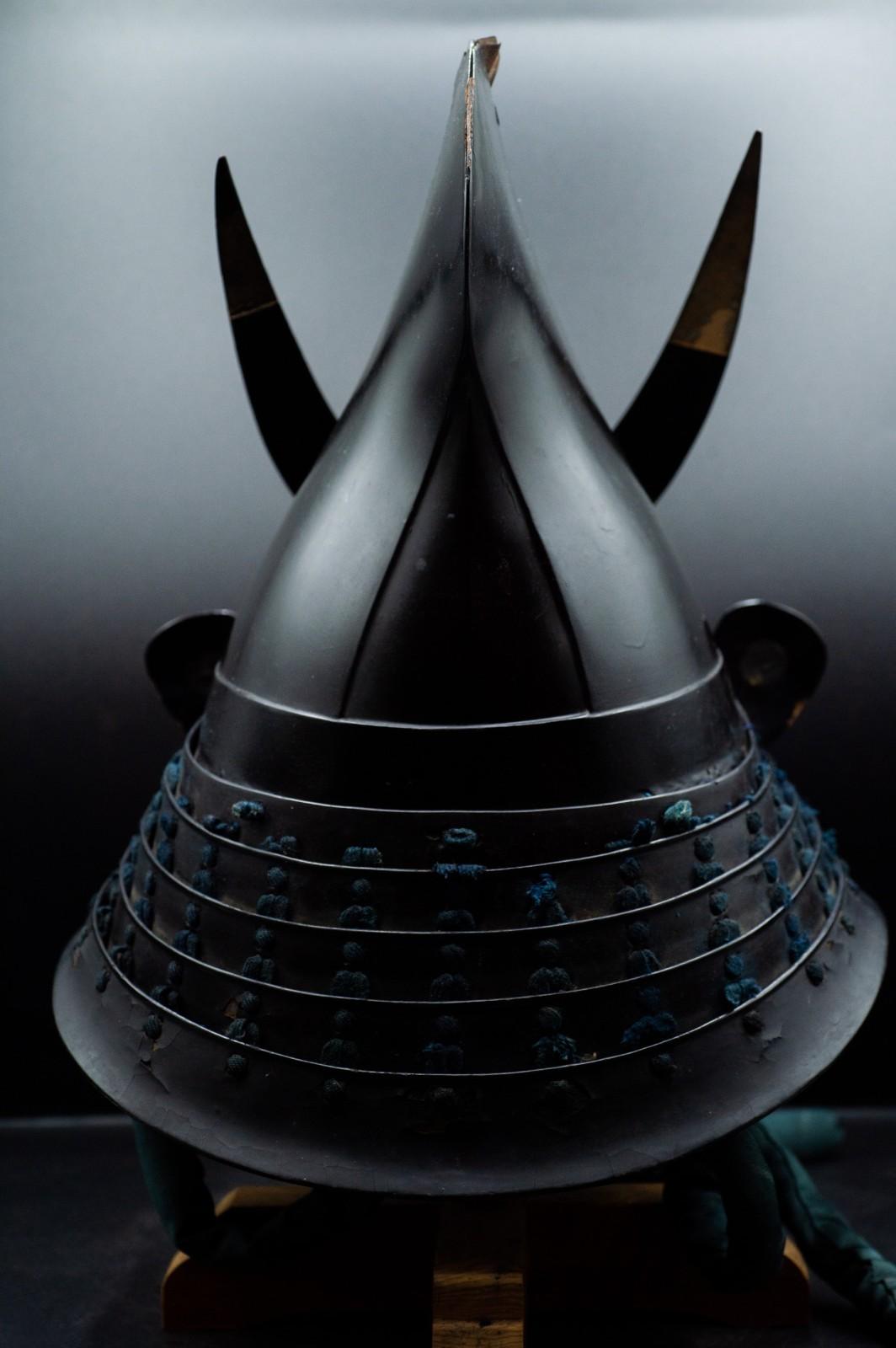 Super Rare Genuine Antique Samurai Helmet with SWORD WOUND KABUTO Edo Period F/S