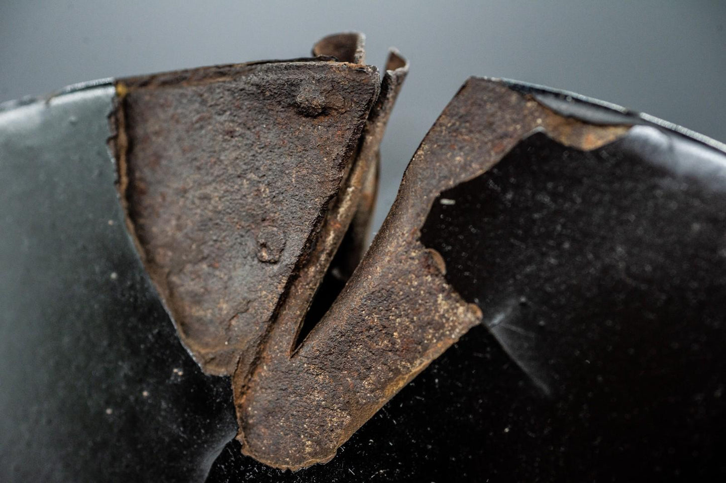 Super Rare Genuine Antique Samurai Helmet with SWORD WOUND KABUTO Edo Period F/S