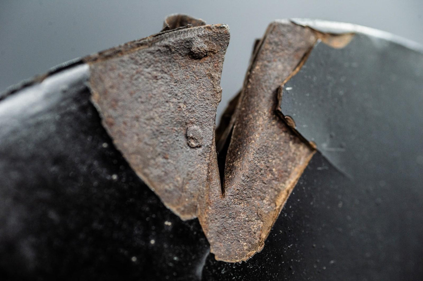 Super Rare Genuine Antique Samurai Helmet with SWORD WOUND KABUTO Edo Period F/S