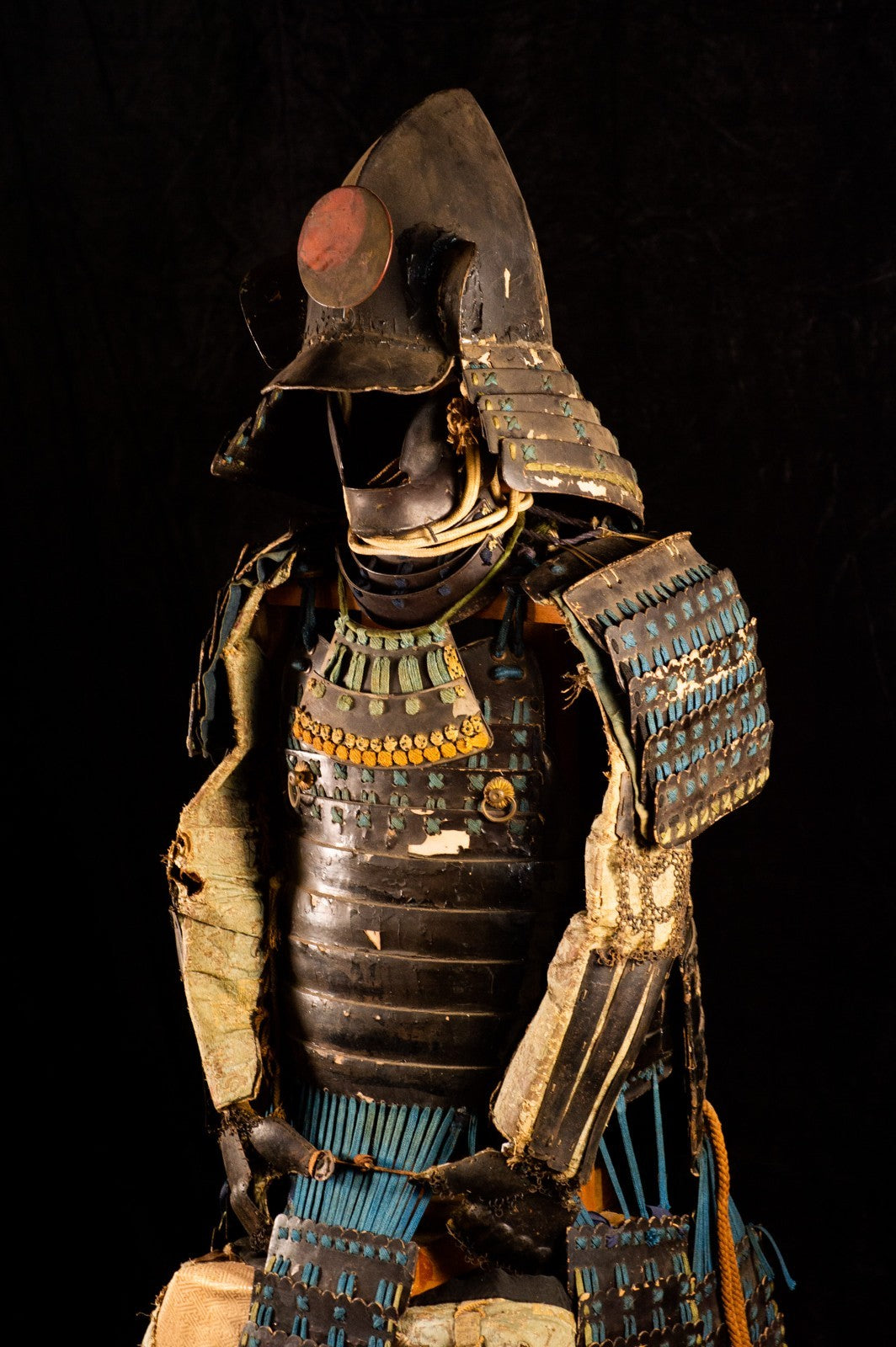 Genuine Samurai Armor Life Size Yoroi w/chest Edo Period Japanese Antique 32