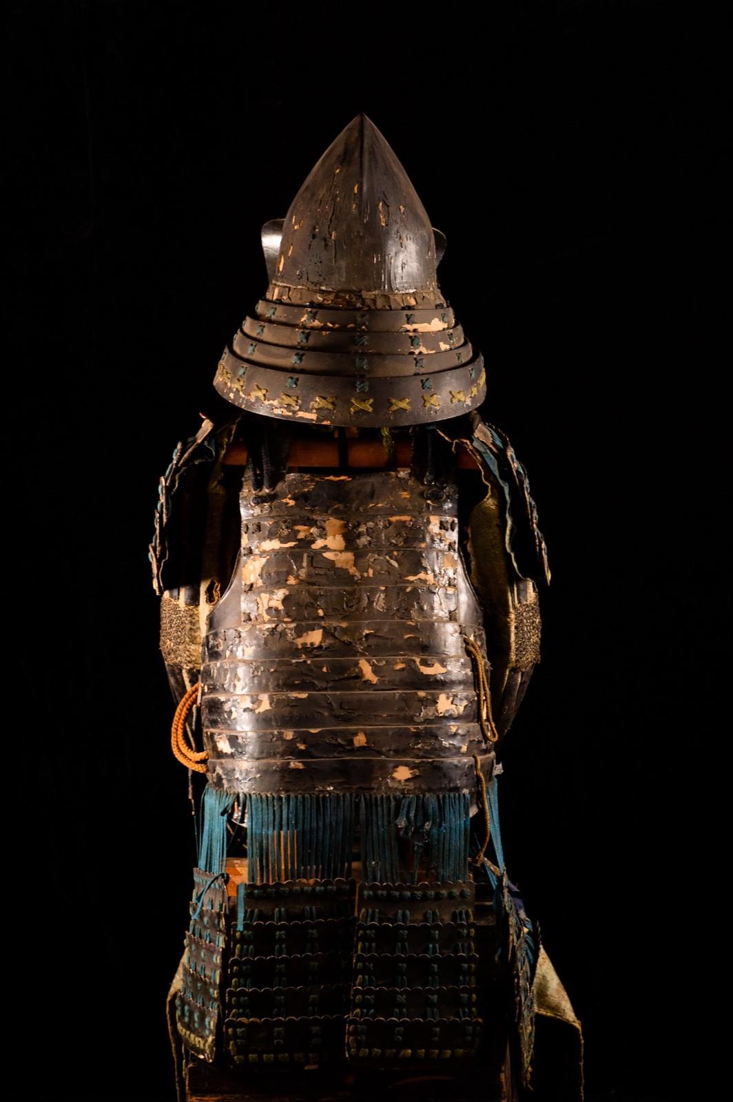 Genuine Samurai Armor Life Size Yoroi w/chest Edo Period Japanese Antique 32