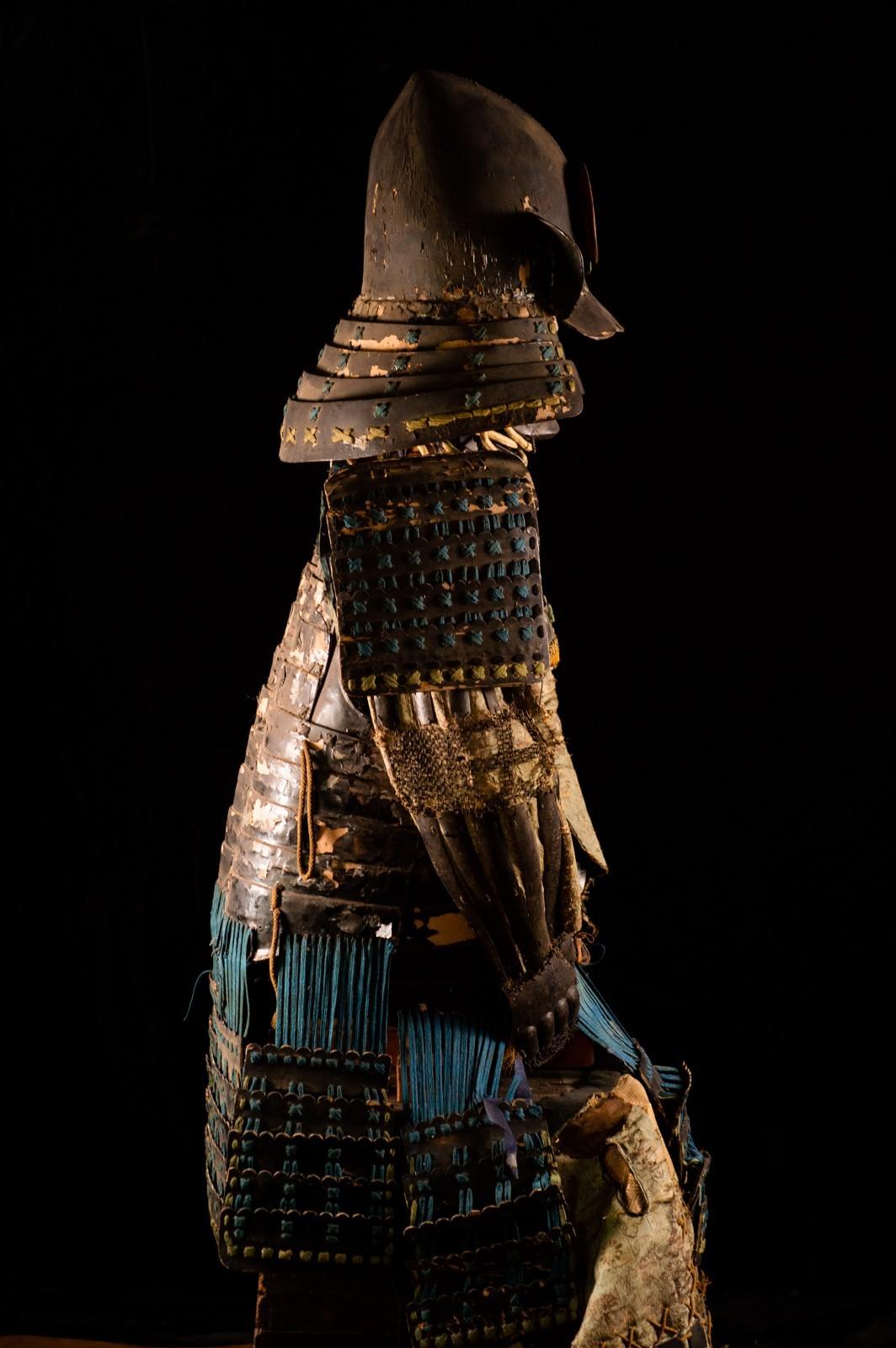 Genuine Samurai Armor Life Size Yoroi w/chest Edo Period Japanese Antique 32