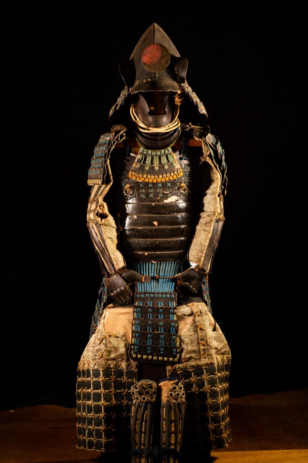 Genuine Samurai Armor Life Size Yoroi w/chest Edo Period Japanese Antique 32