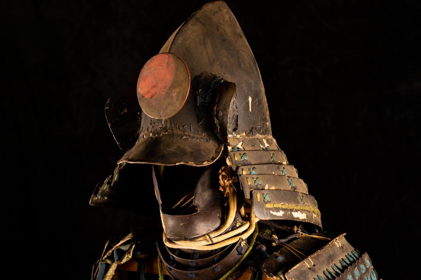 Genuine Samurai Armor Life Size Yoroi w/chest Edo Period Japanese Antique 32