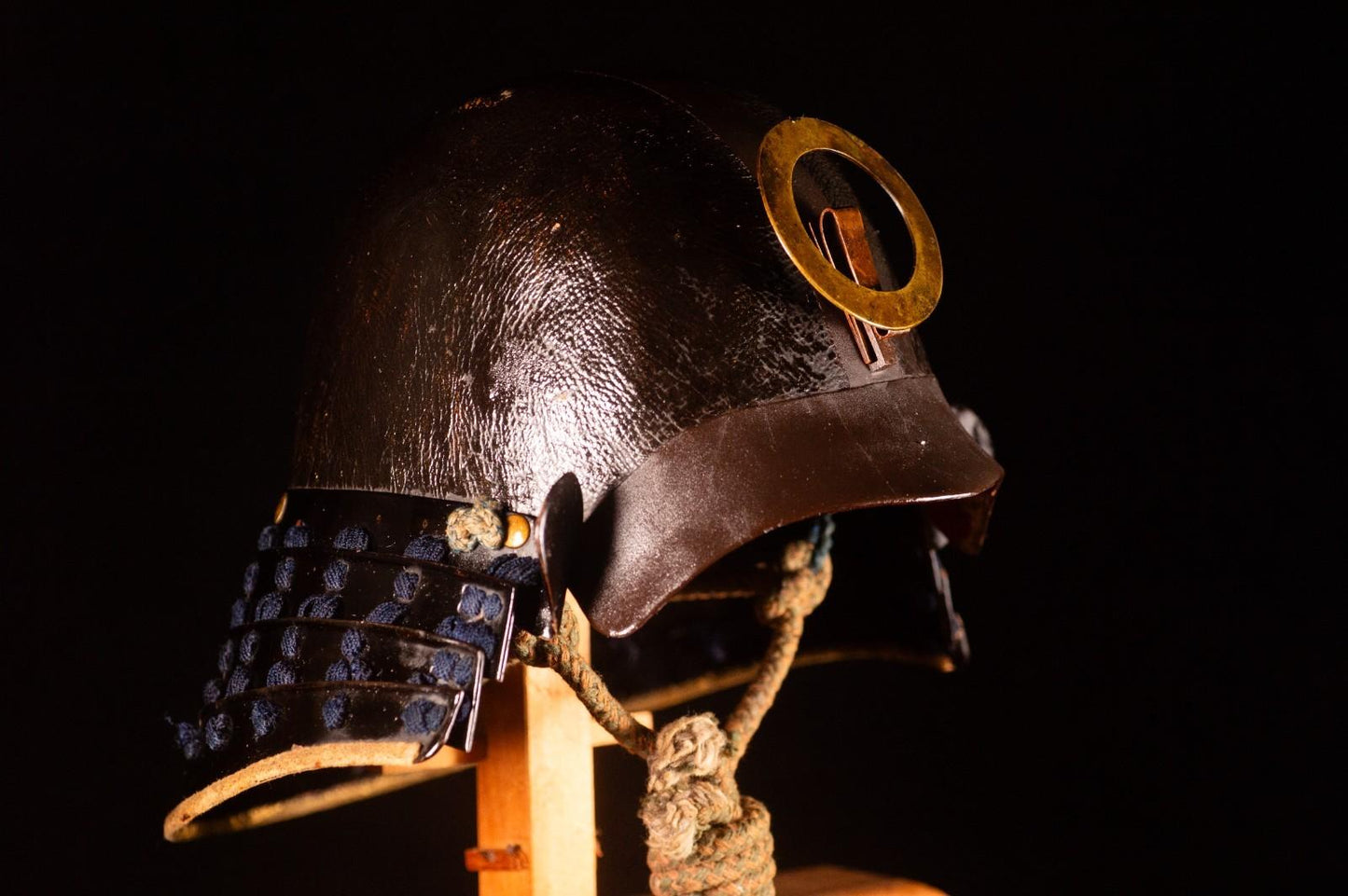 Genuine Antique Samurai leather-covered Helmet KABUTO Edo Period Iron F/S 66