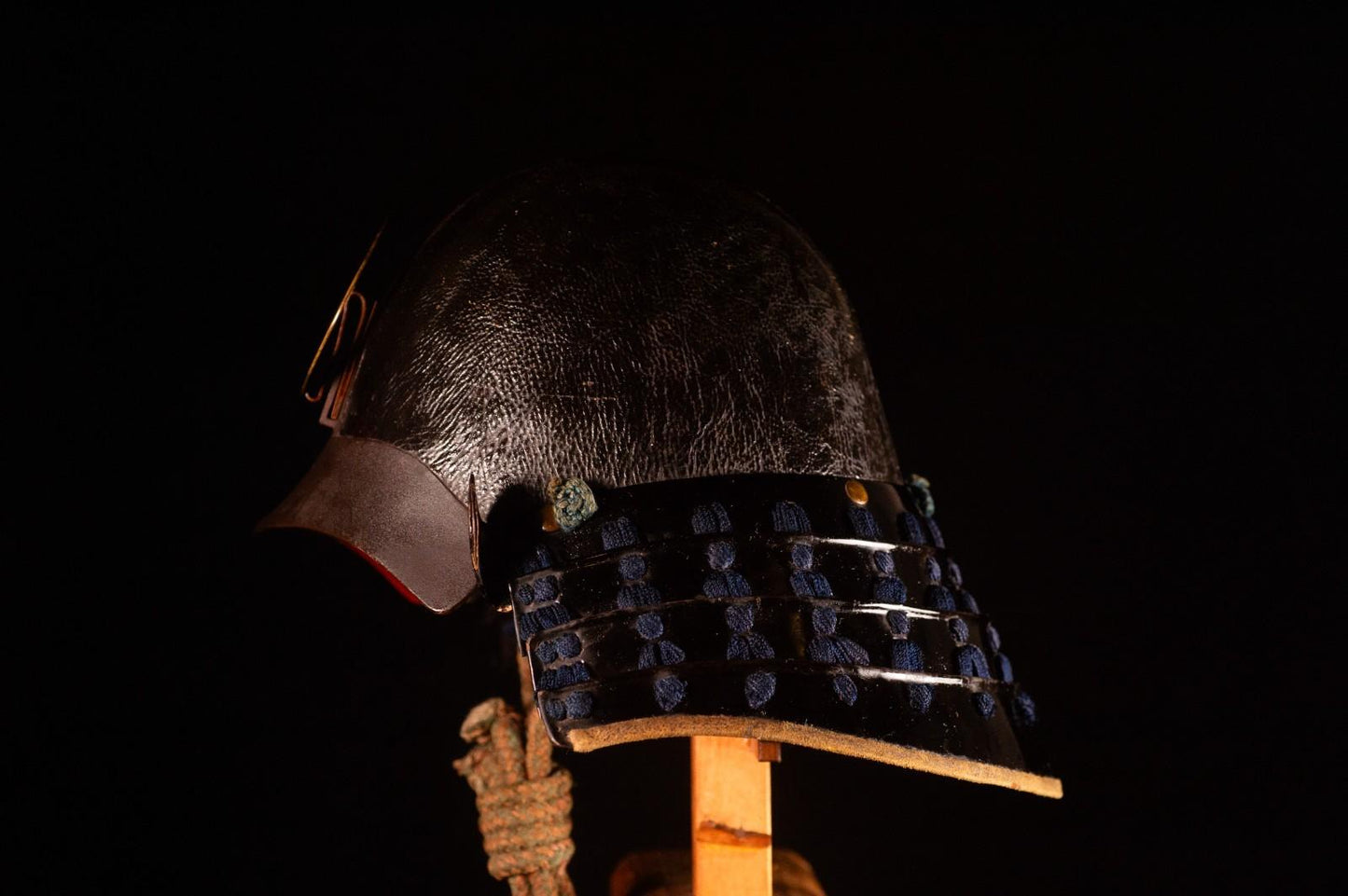 Genuine Antique Samurai leather-covered Helmet KABUTO Edo Period Iron F/S 66