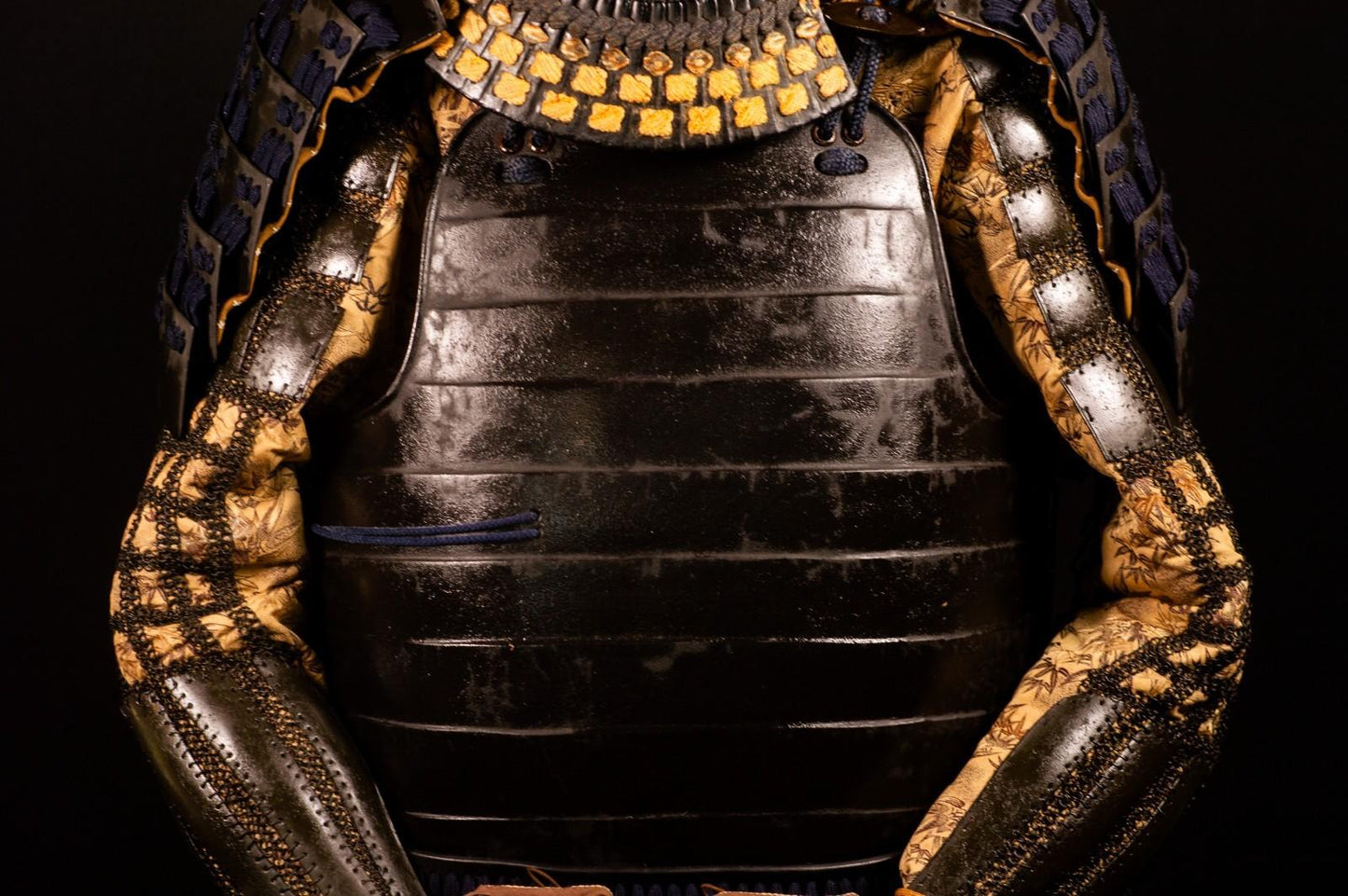 Samurai Armor Life Size Yoroi w/chest Edo Period Japanese Antique 49