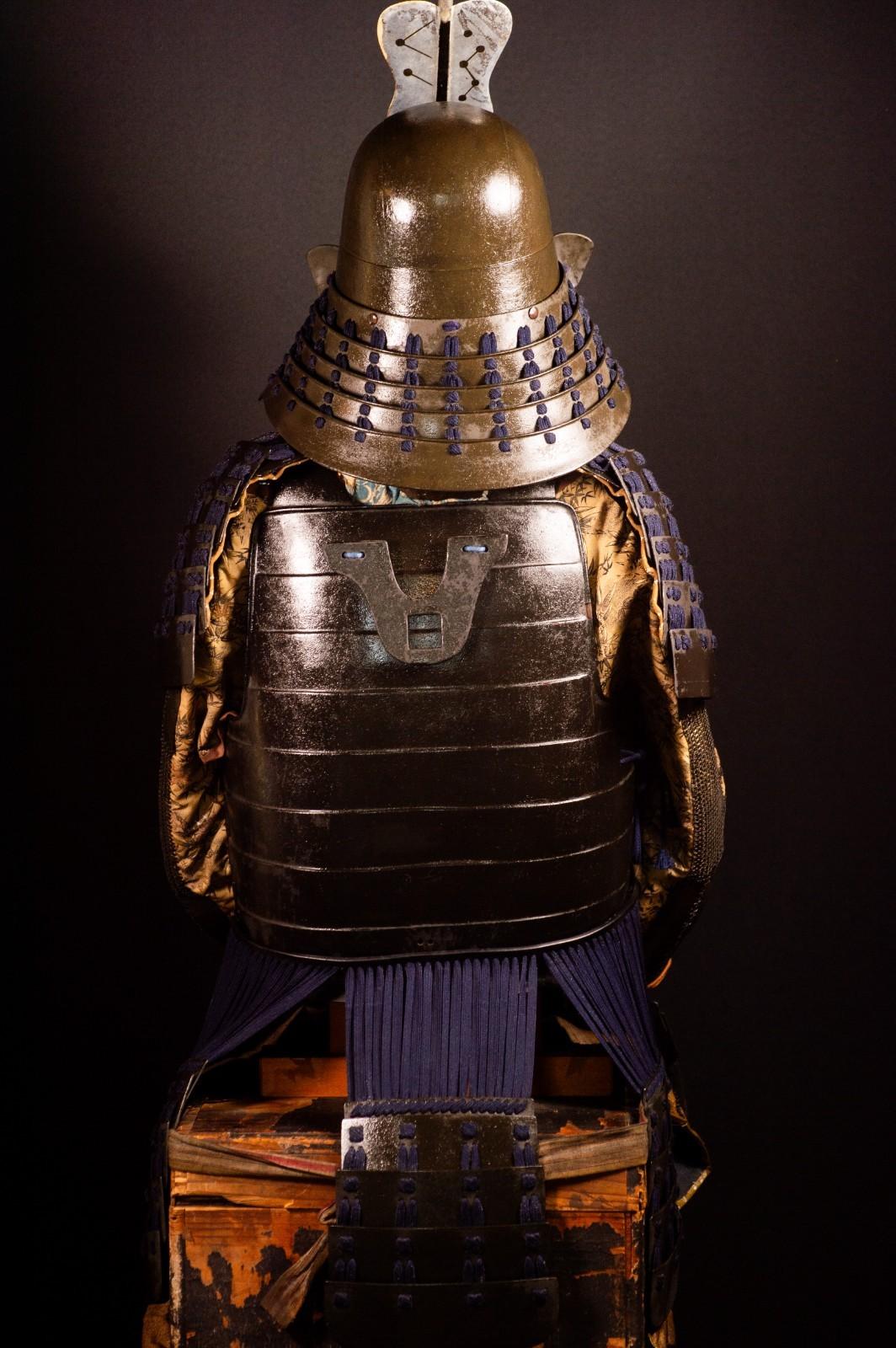 Samurai Armor Life Size Yoroi w/chest Edo Period Japanese Antique 49
