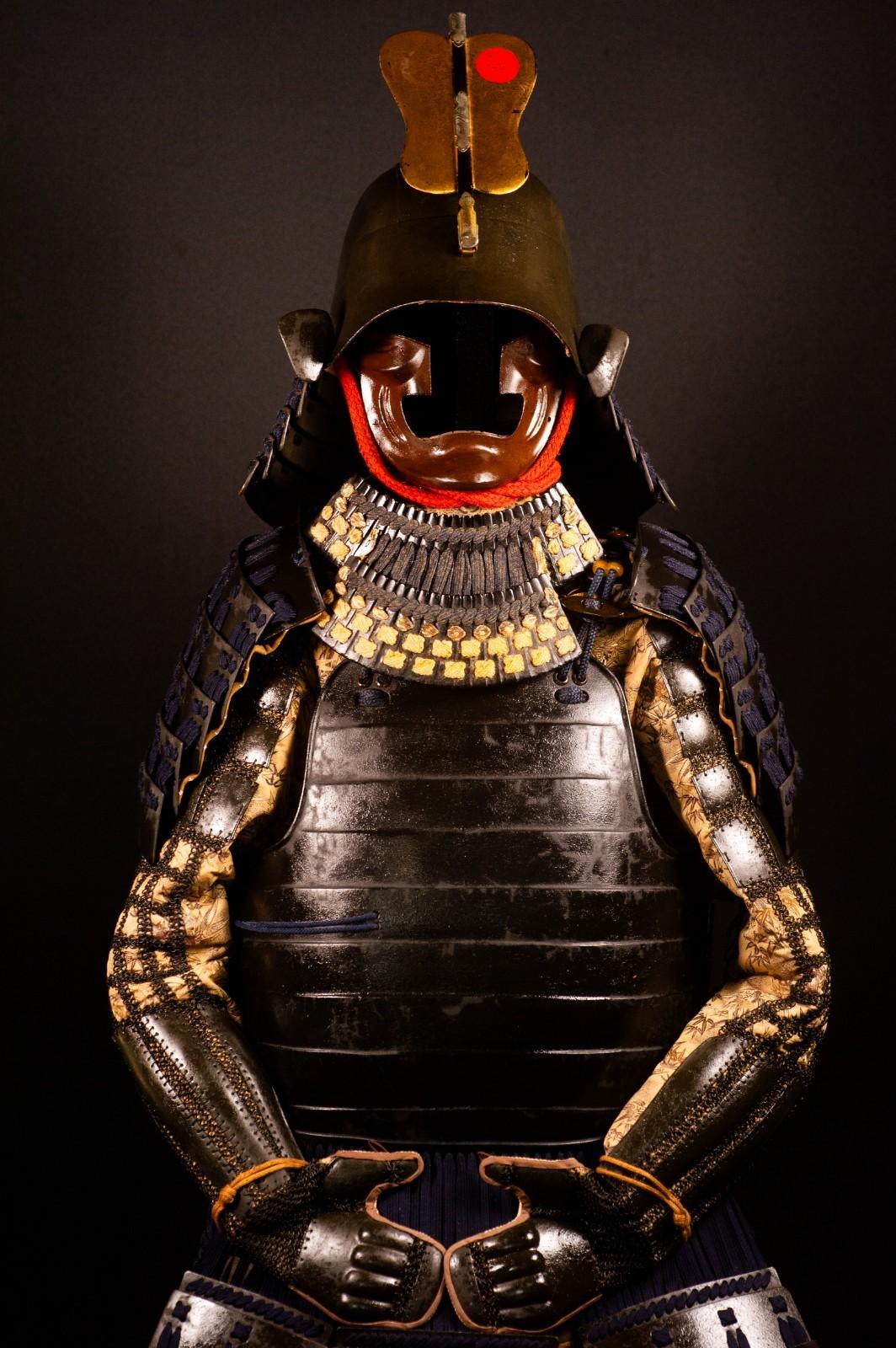 Samurai Armor Life Size Yoroi w/chest Edo Period Japanese Antique 49