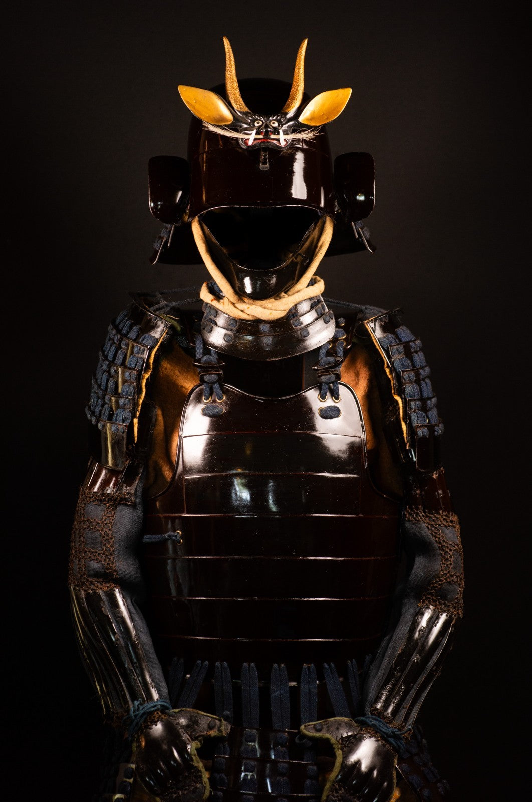 Genuine Samurai Armor Life Size Yoroi w/chest Edo Period Japanese Antique 52