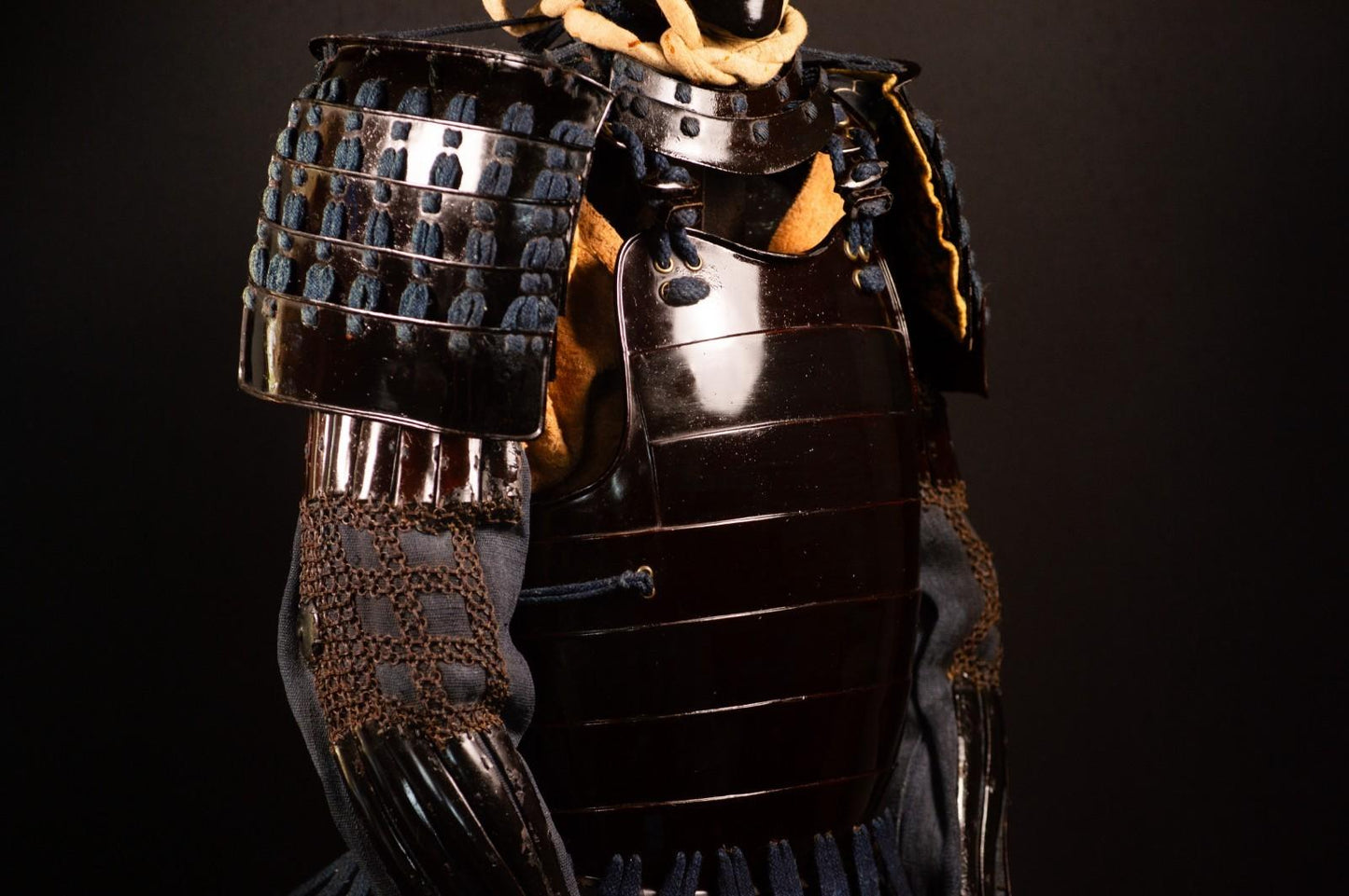 Genuine Samurai Armor Life Size Yoroi w/chest Edo Period Japanese Antique 52