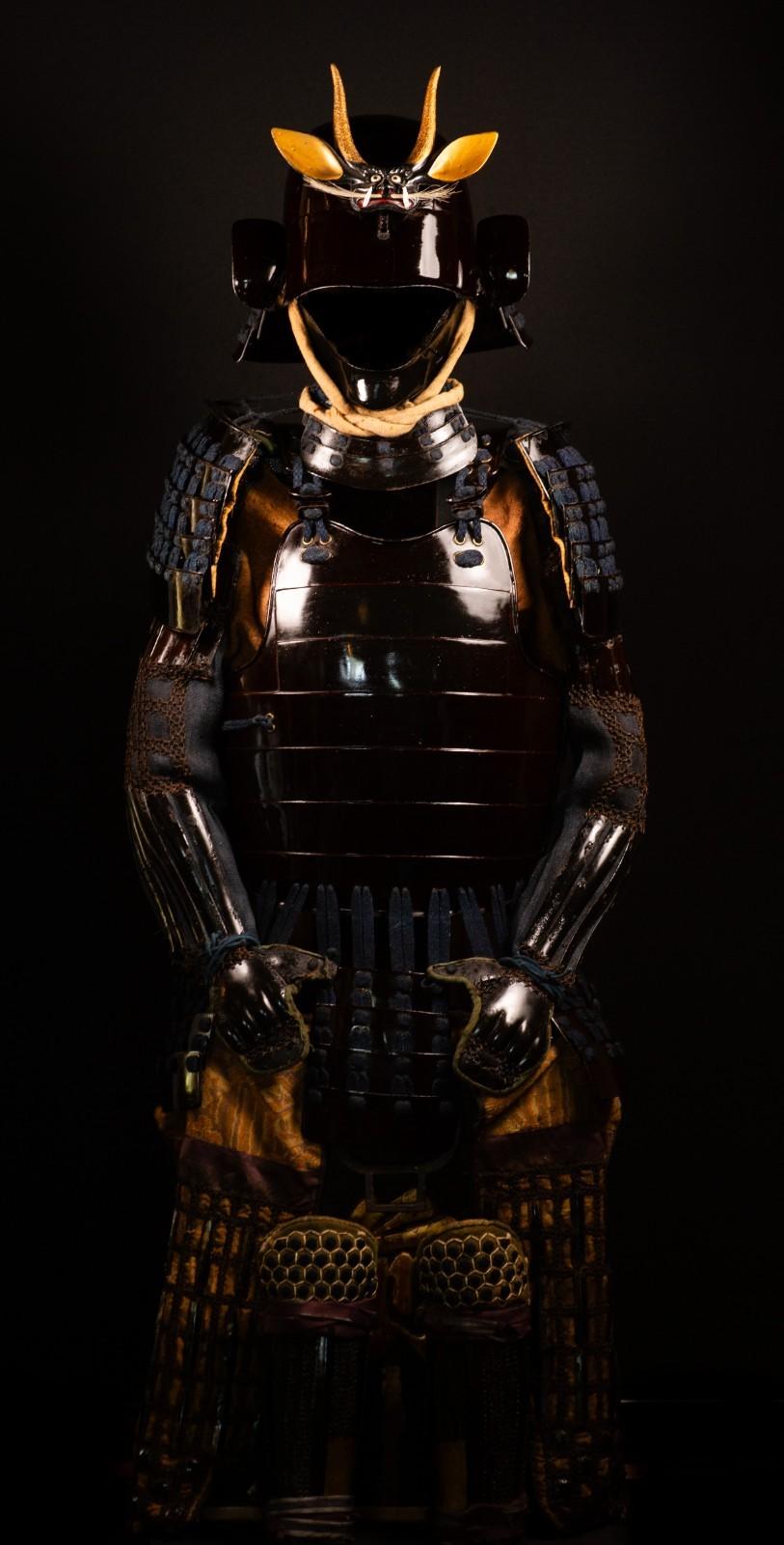 Genuine Samurai Armor Life Size Yoroi w/chest Edo Period Japanese Antique 52