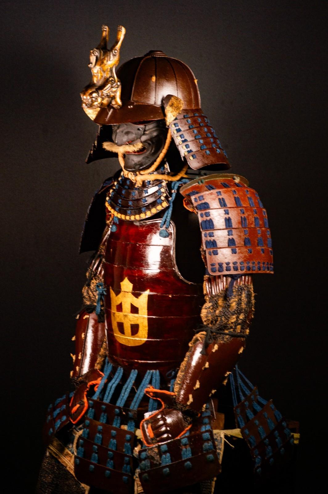 Genuine Samurai Armor Life Size Yoroi w/chest Edo Period Japanese Antique 56