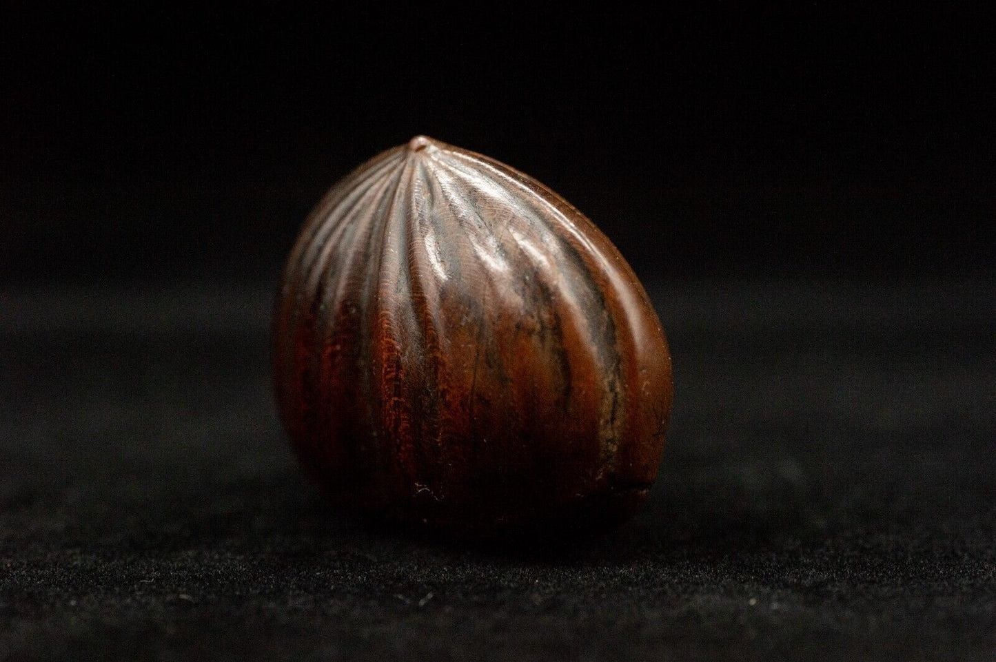 Signed Wooden Edo Period NETSUKE Minko Made, Worm‐eaten Chestnut 1740-1816