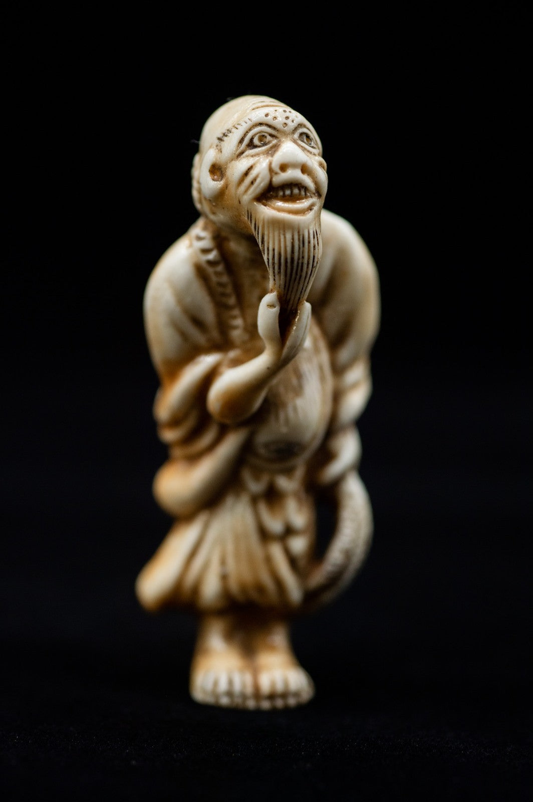 『桜』 柳左根付 　　（提げ物 /緒締め /帯留め /Netsuke） 柳左根付」のアイデア 62 件 | 根付け, 印籠, 彫刻