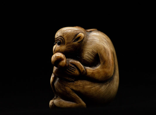 Stag Antler NETSUKE Monkey has baby Japanese Edo - Meiji Antique Vintage