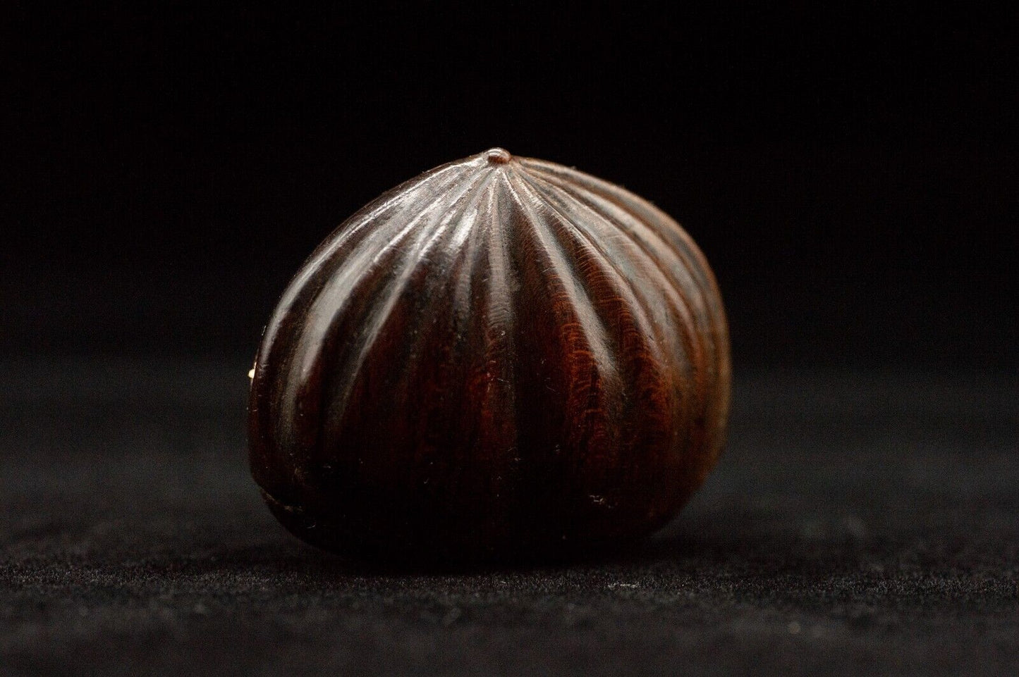 Signed Wooden Edo Period NETSUKE Minko Made, Worm‐eaten Chestnut 1740-1816