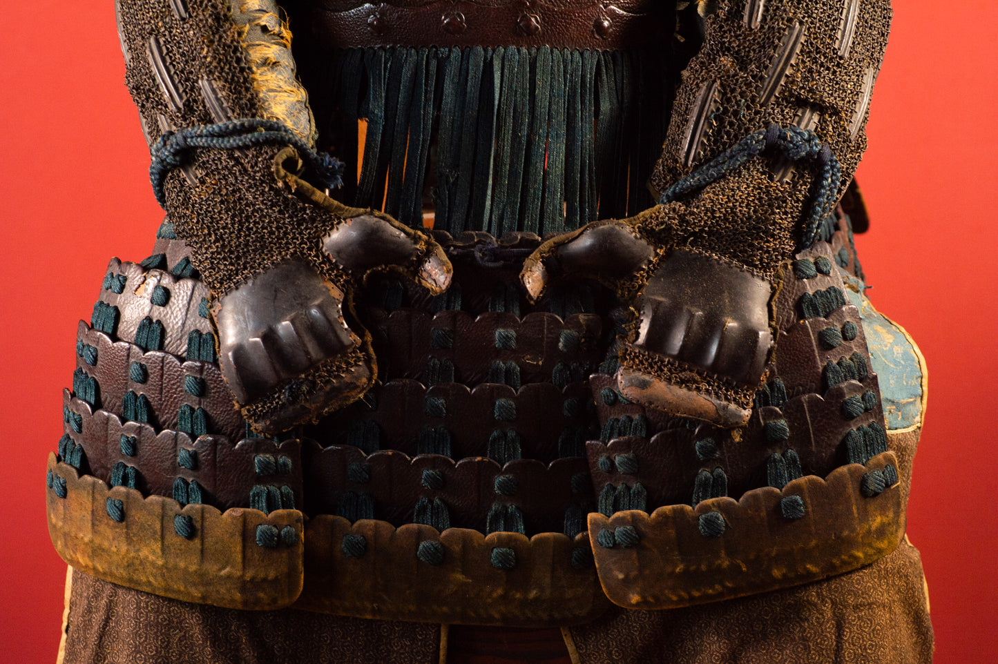 Genuine Samurai Armor Life Size Yoroi w/chest Edo Period Japanese Antique Kabuto