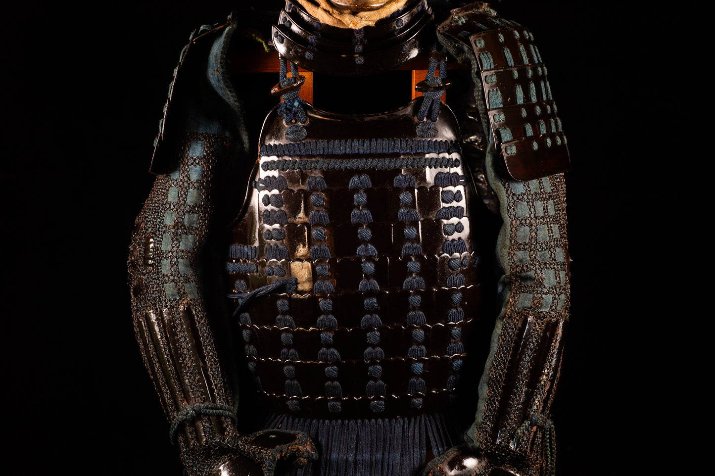 Genuine Samurai Armor Life Size Yoroi w/chest Edo Period Japanese Antique 39