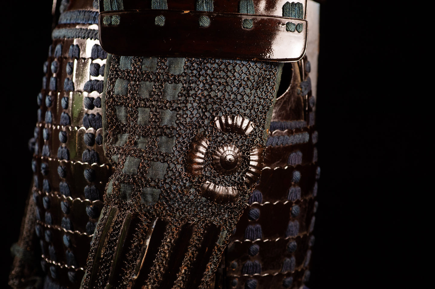 Genuine Samurai Armor Life Size Yoroi w/chest Edo Period Japanese Antique 39