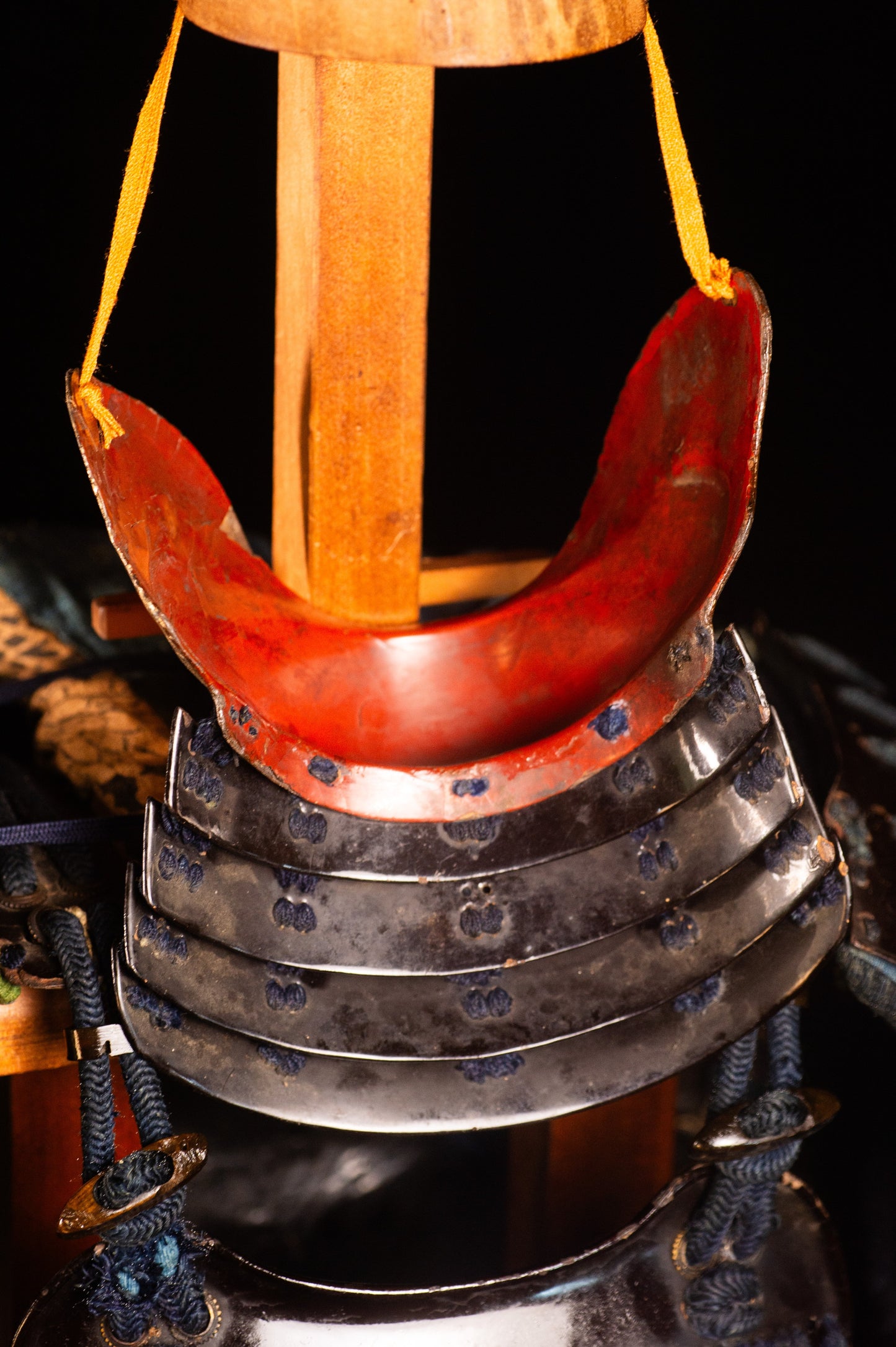 Genuine Samurai Armor Life Size Yoroi w/chest Edo Period Japanese Antique 39